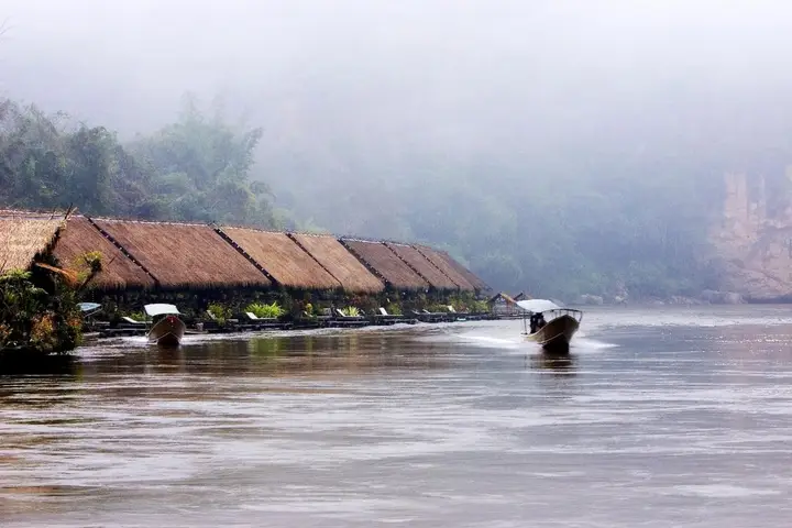 Сай Йок: River Kwai Jungle Rafts Resort (SHA Extra Plus)