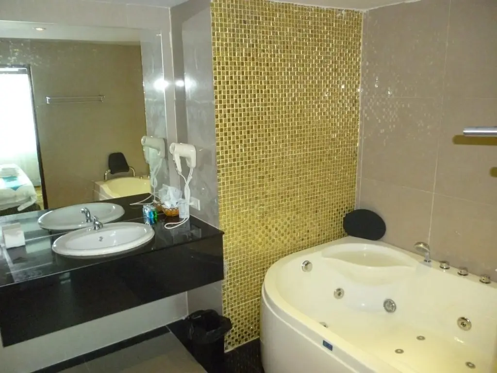 Садао: M Hotel Danok