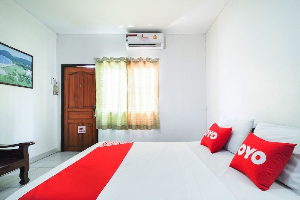 Саттахип: OYO 654 Samanmit Inn Hotel