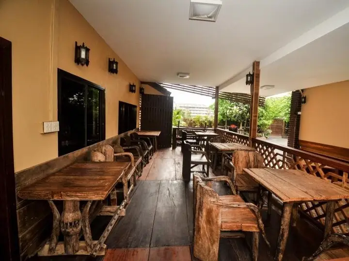 Бангкок: Khum Klao Teak Hut Resort