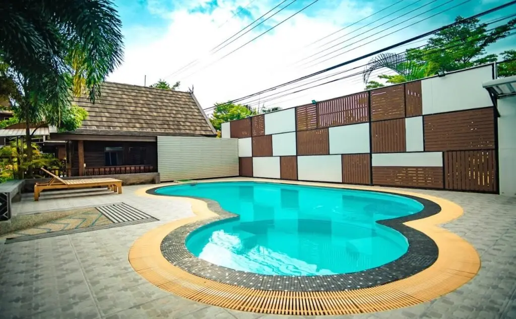 Бангкок: Khum Klao Teak Hut Resort