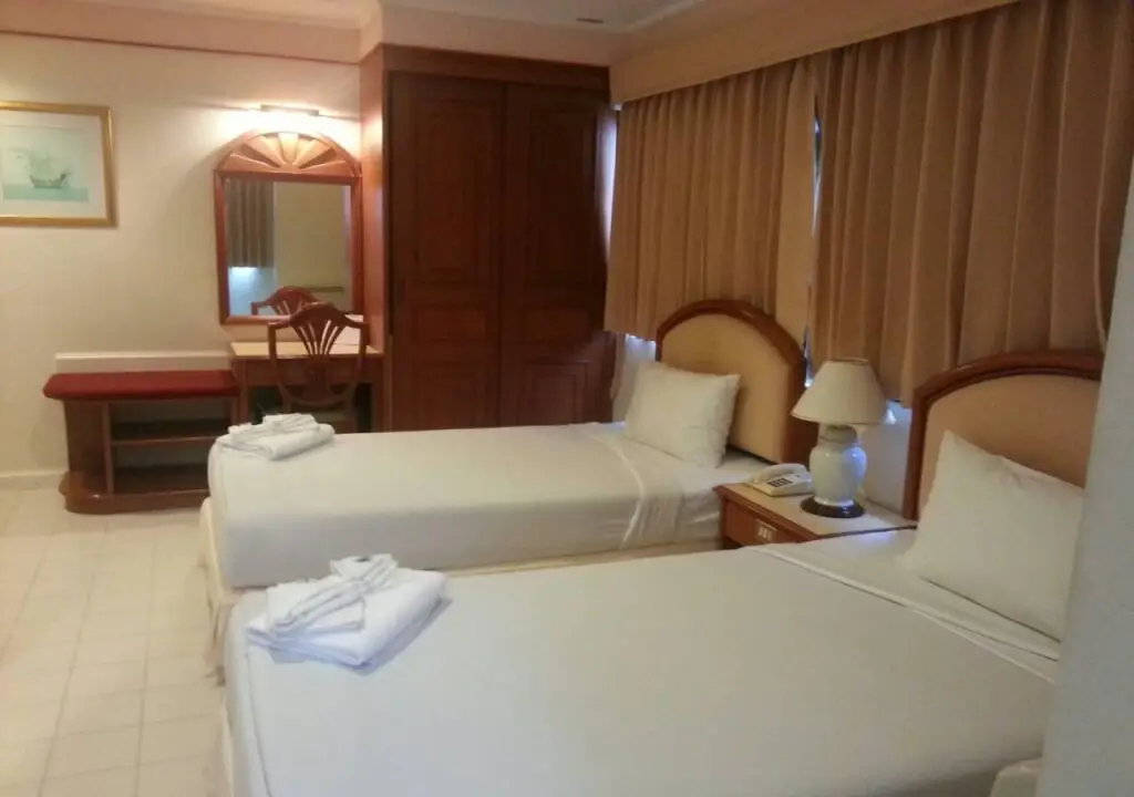 Кату: Smile Inn Patong