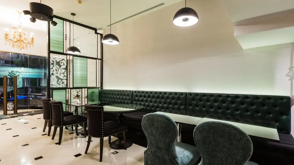 Бангкок: The FAH Silom Hotel