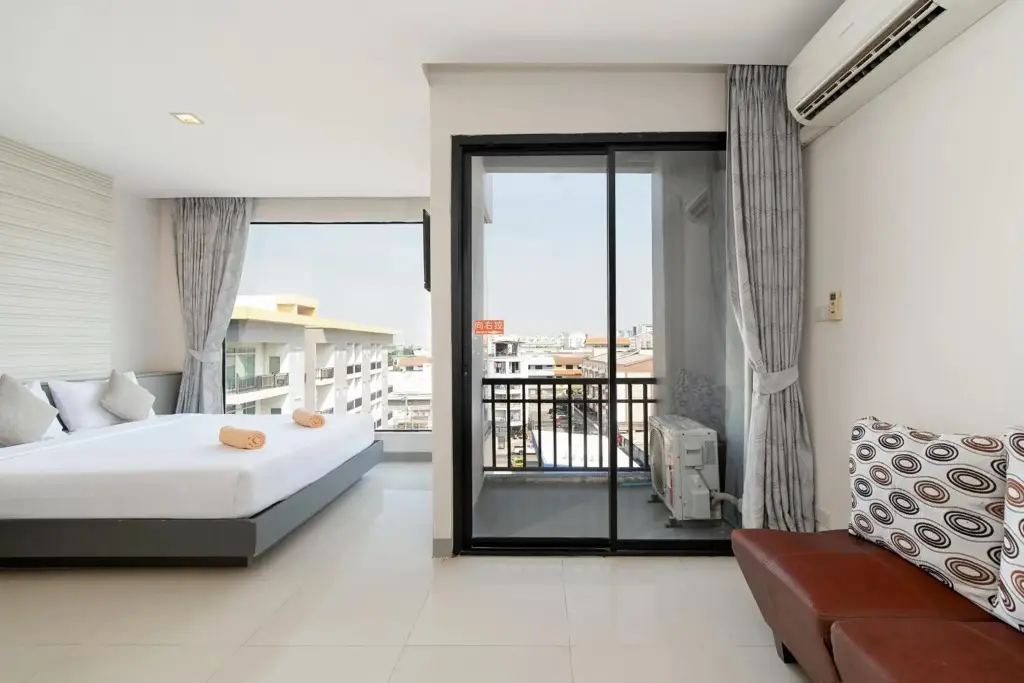 Бангкок: Leenova Hotel