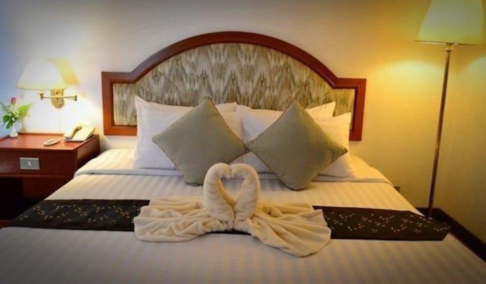 Кхэм Сон: Lom Sak Nattirat Hotel