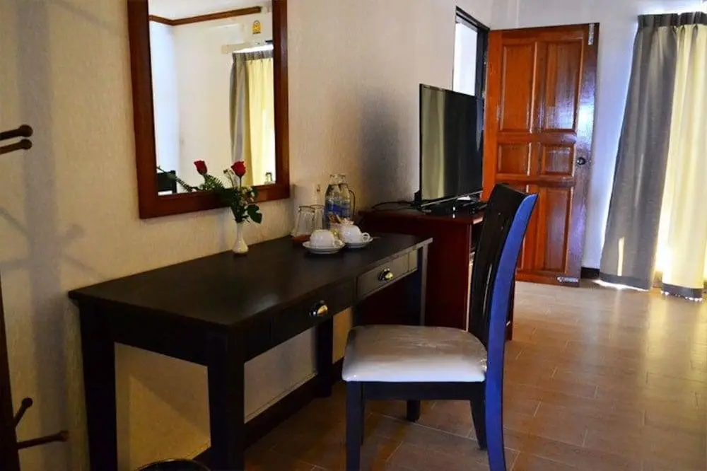 Кхэм Сон: Lom Sak Nattirat Hotel
