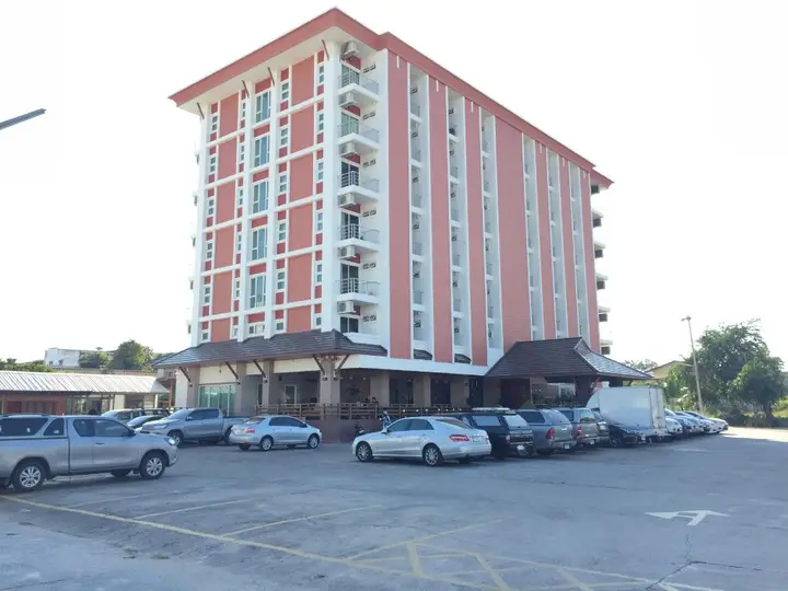 Кхонкэн: Porn 3 Hotel
