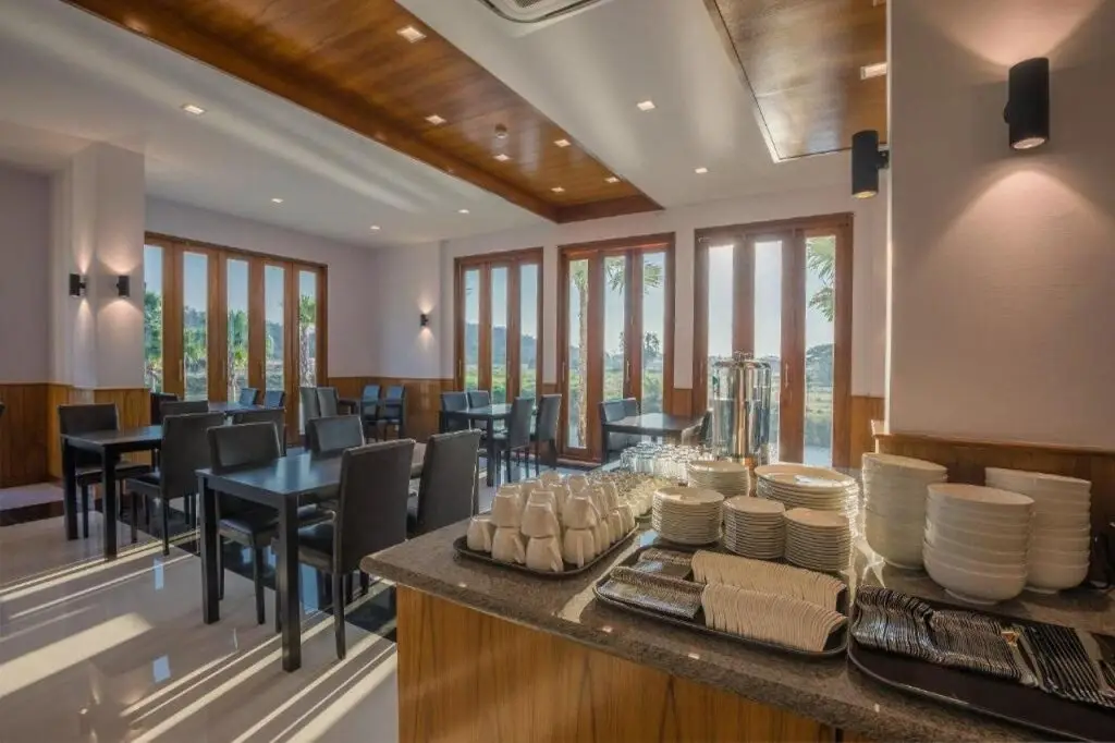 Тхоэнг: Sann View Hotel