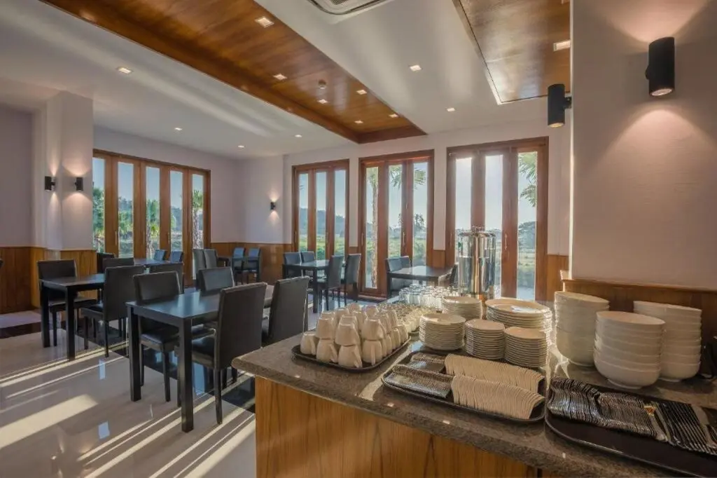Тхоэнг: Sann View Hotel