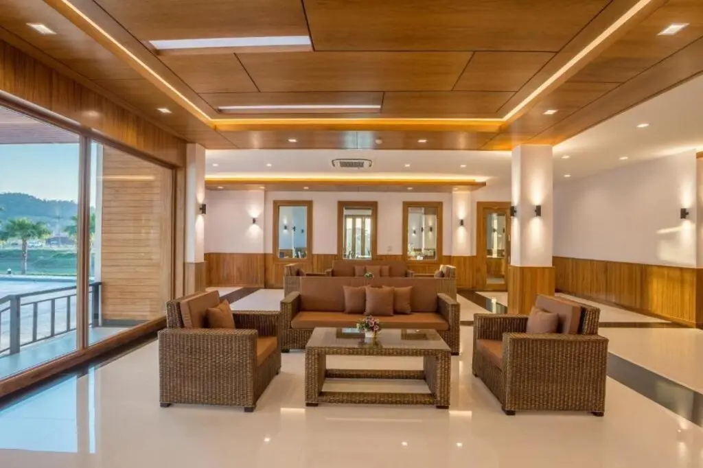 Тхоэнг: Sann View Hotel