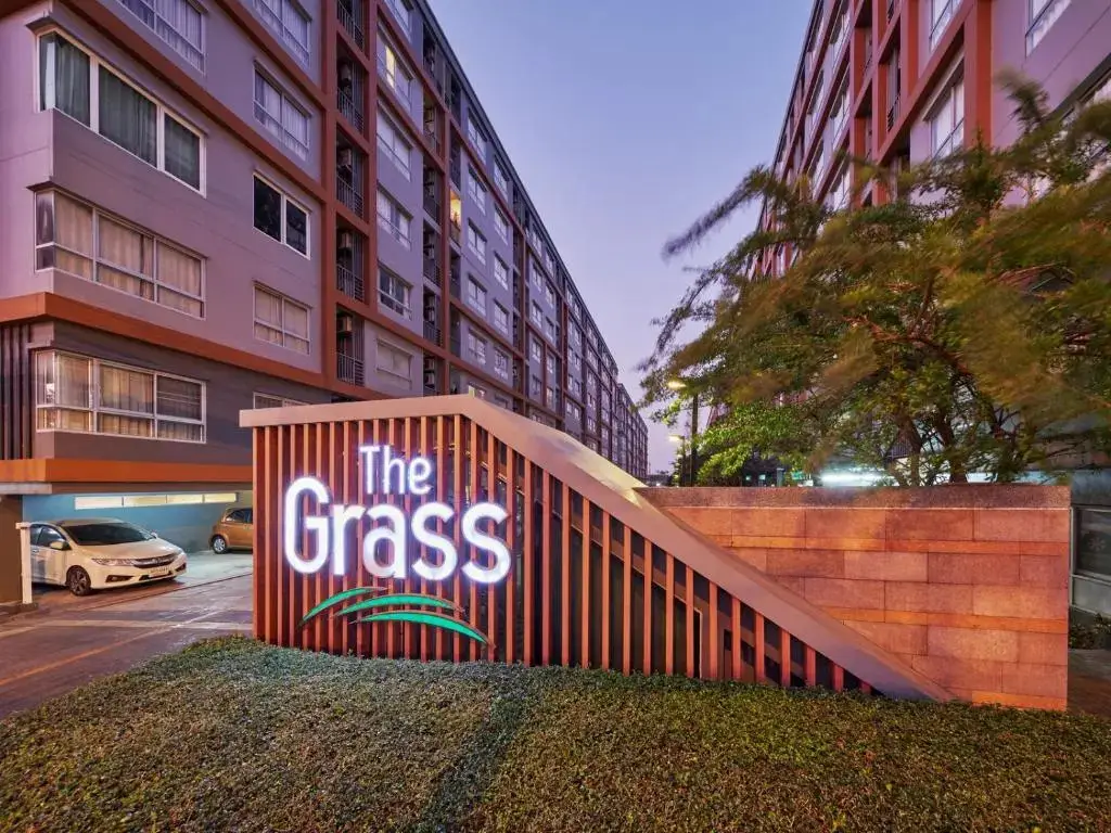 Паттайя: Отель The Grass Serviced Suites