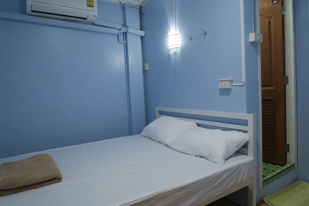 Бангкок: Red Lips Hostel