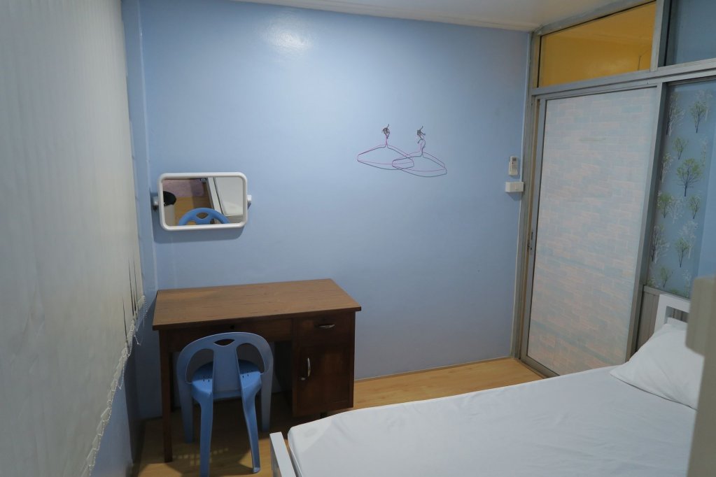 Бангкок: Red Lips Hostel