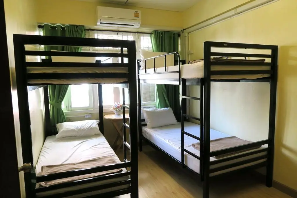 Бангкок: Red Lips Hostel