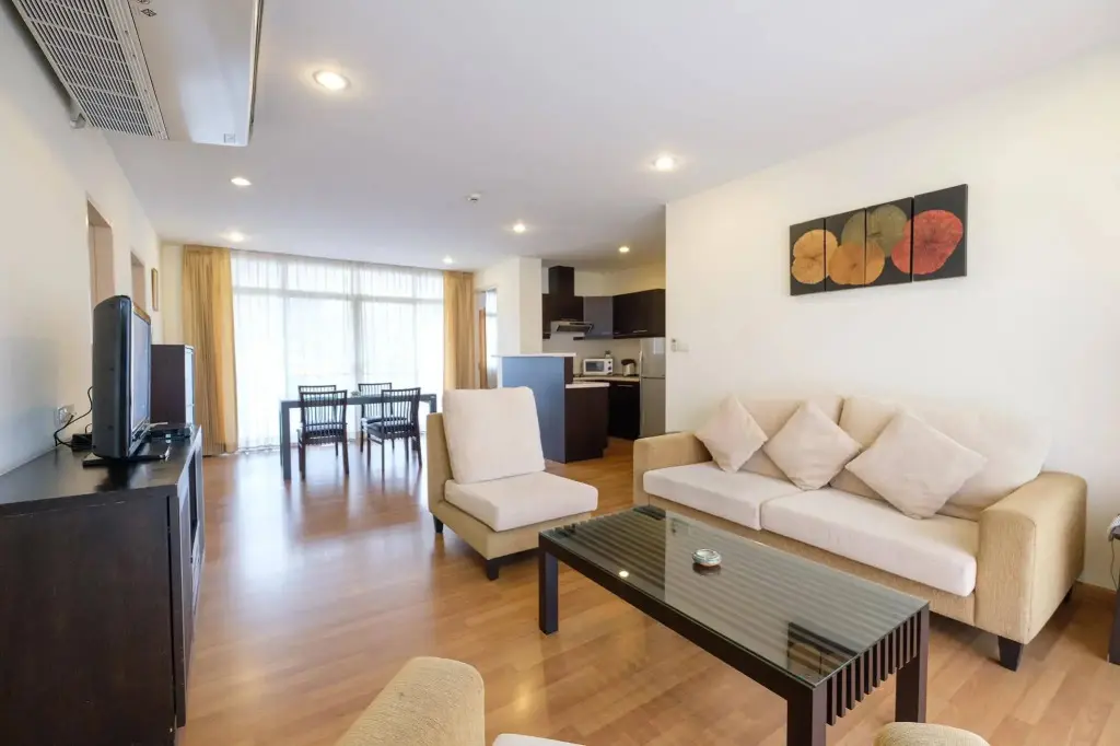 Бангкок: Chadvara Residence