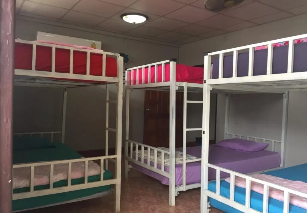 Бангкок: Empo Hostel at 30 Onnut