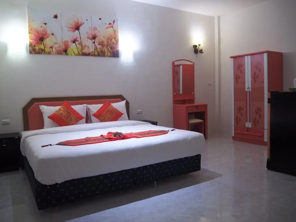 Пхукет: At Night Airport Resort