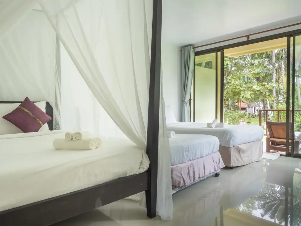 Муанг: Baan Mai Beachfront Phuket Lone Island