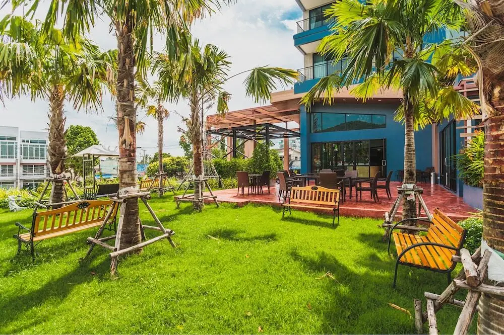 Муанг: Condo in Nai Harn in ReLife 15-123-210