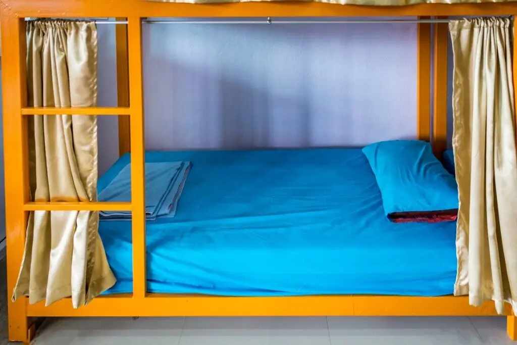 Чумпхон: Railway Hostel - Adults Only