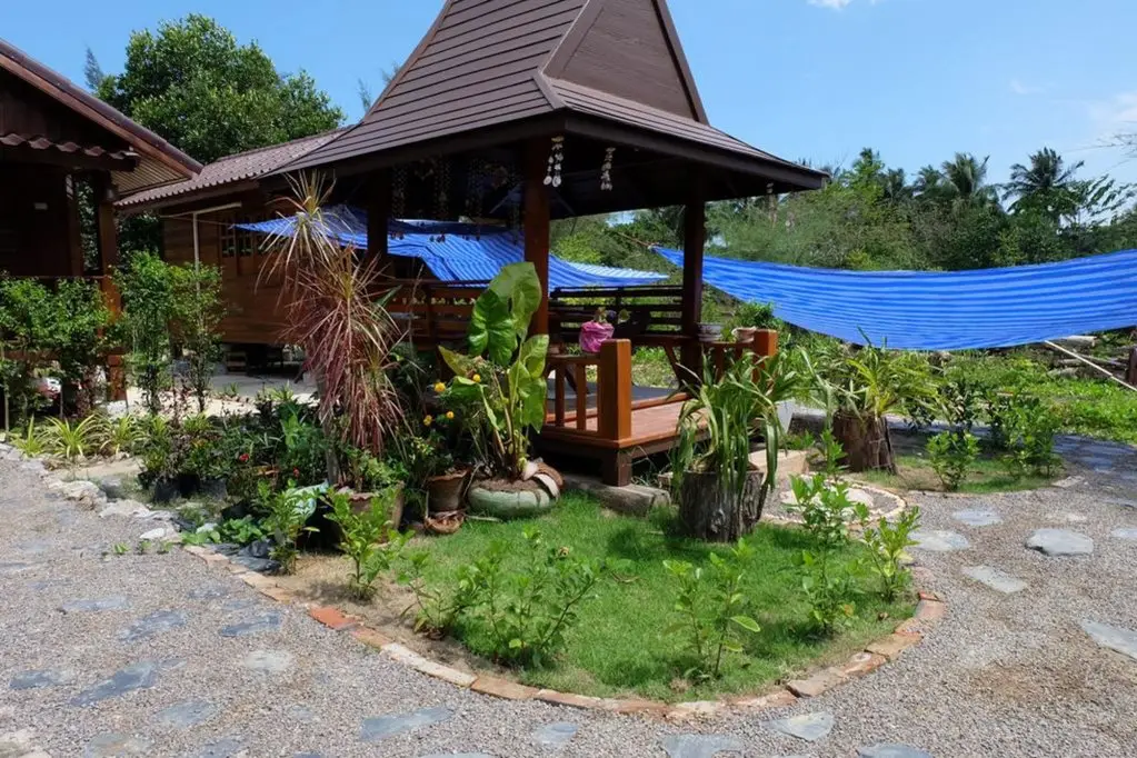 Ланта: Woodpoint T&B House