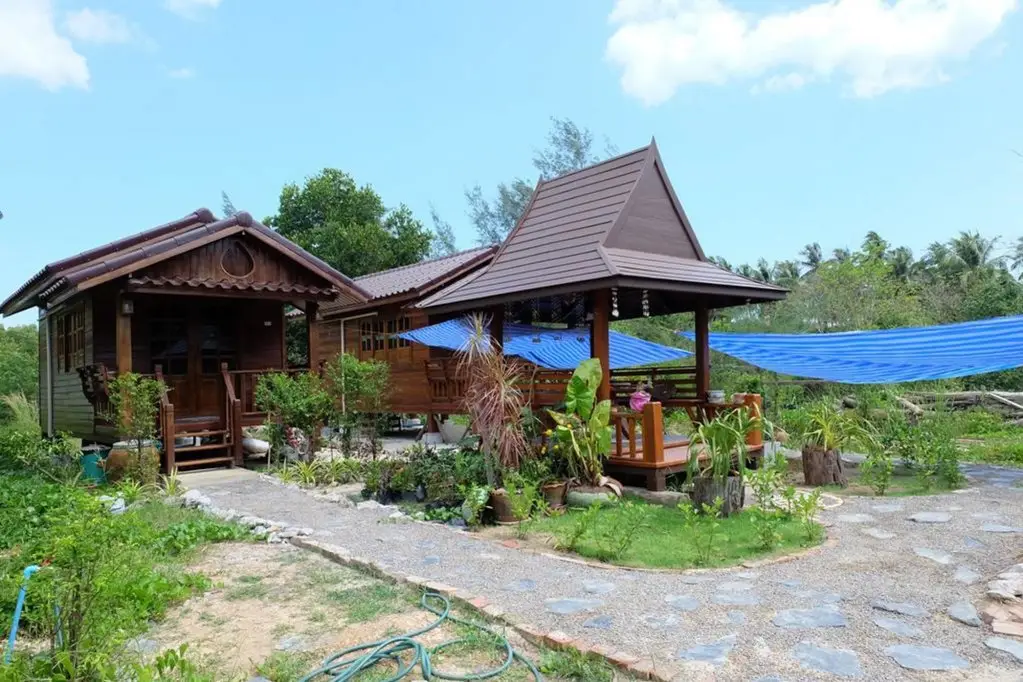Ланта: Woodpoint T&B House