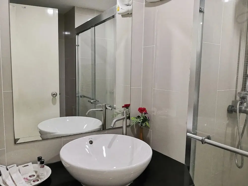 Бангтхорат: Taweesuk Residence