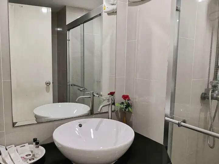 Бангтхорат: Taweesuk Residence