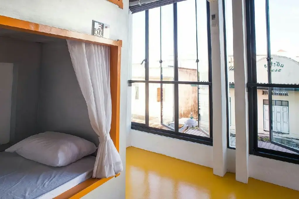 Сураттхани: The Port Hostel