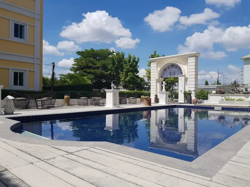 Кхлонг-Янг: Hotel B
