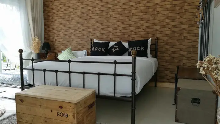 Саттахип: Vanida Antique Home