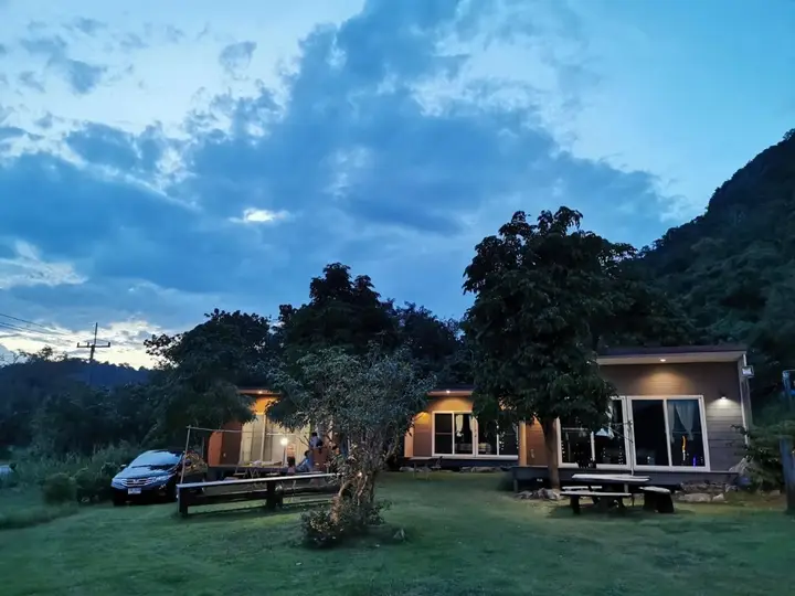Пак-Чонг: Rabbitmyjan khao Yai