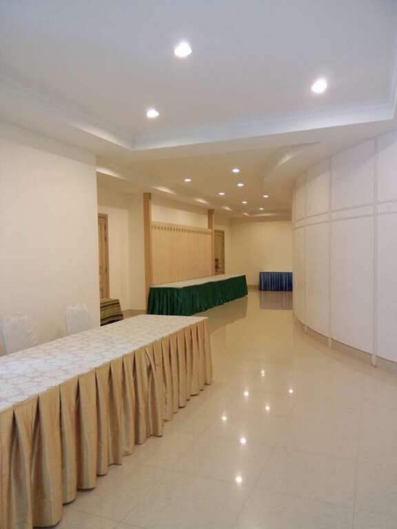 Супханбури: Sport Hotel