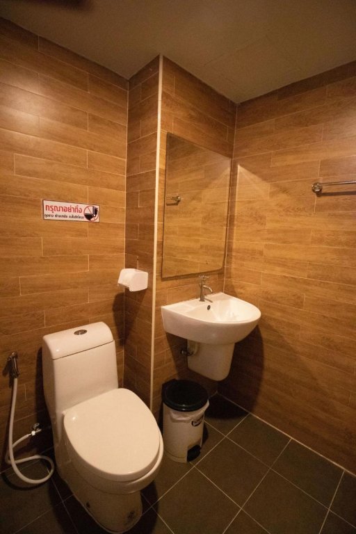 Кхлонг-Янг: Kun Hostel