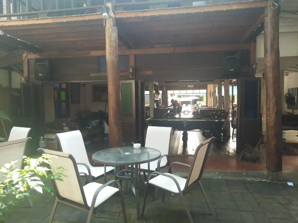 Паи: The Pai Pub