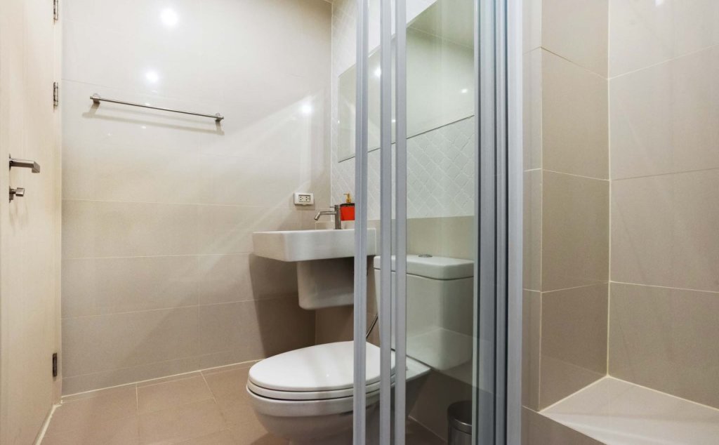 Муанг: Favstay - The Base Downtown Phuket