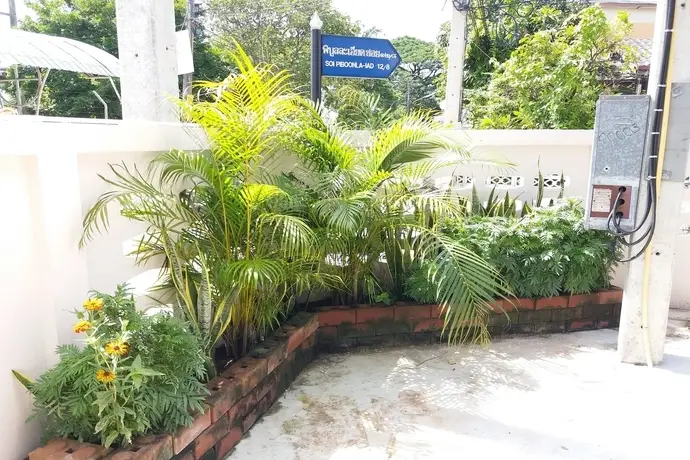 Кхлонг-Янг: Ruean Kaew Place