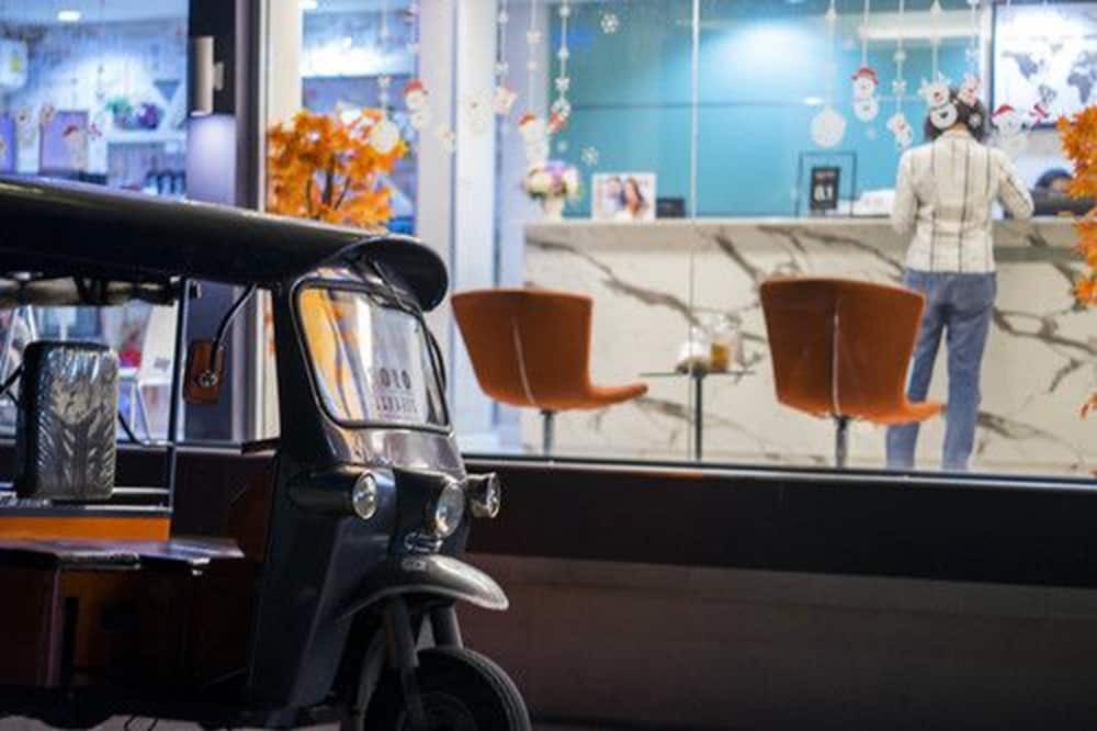 Бангкок: Solo Express Sukhumvit 81