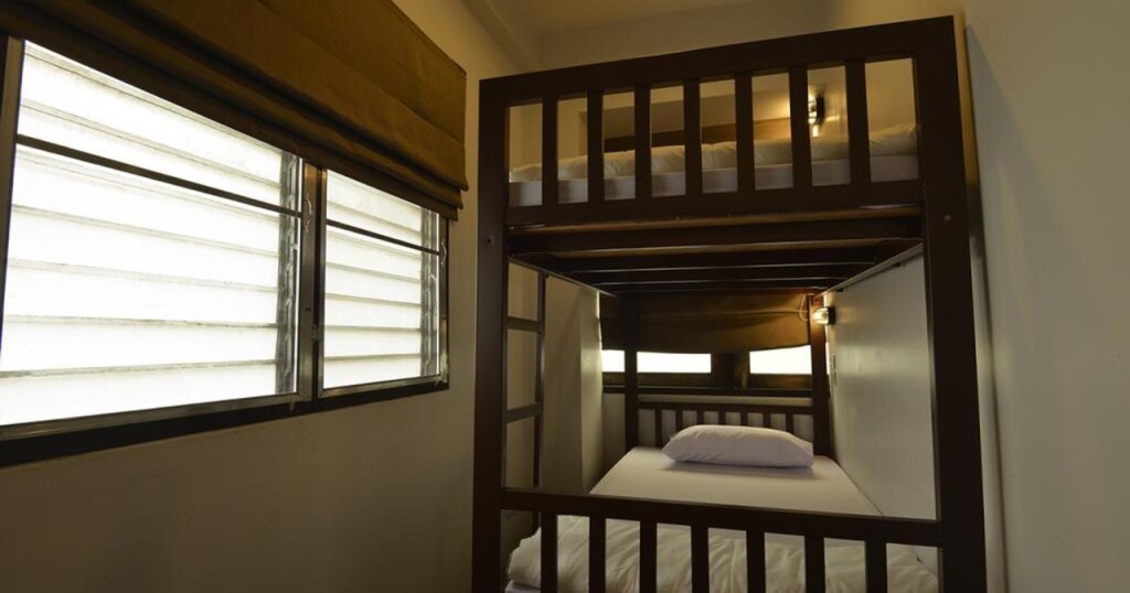 Бангкок: Some Rest Hostel Khao San