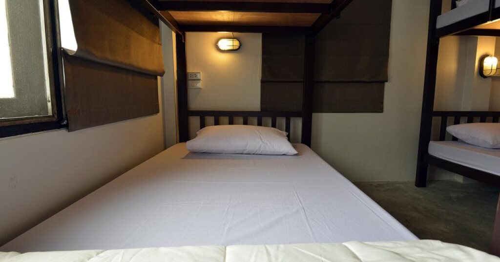 Бангкок: Some Rest Hostel Khao San