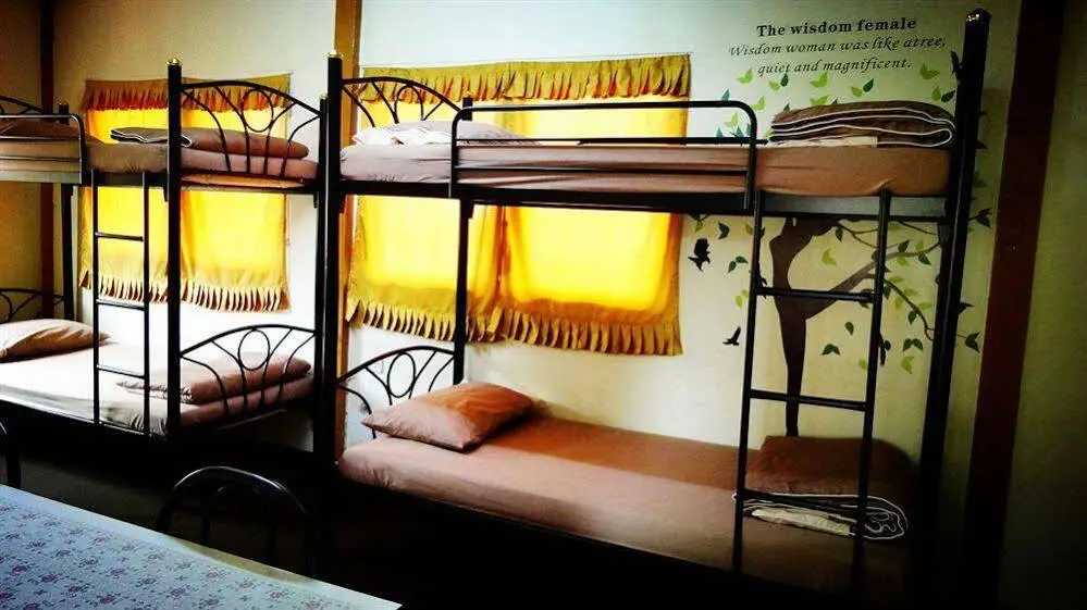 Бангкок: Baan Sathorn Backpacker Hostel
