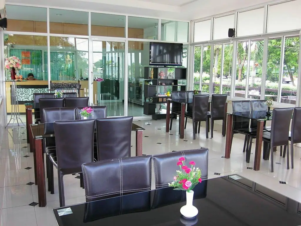 Кхлонг-Янг: Fahproundfon Hotel