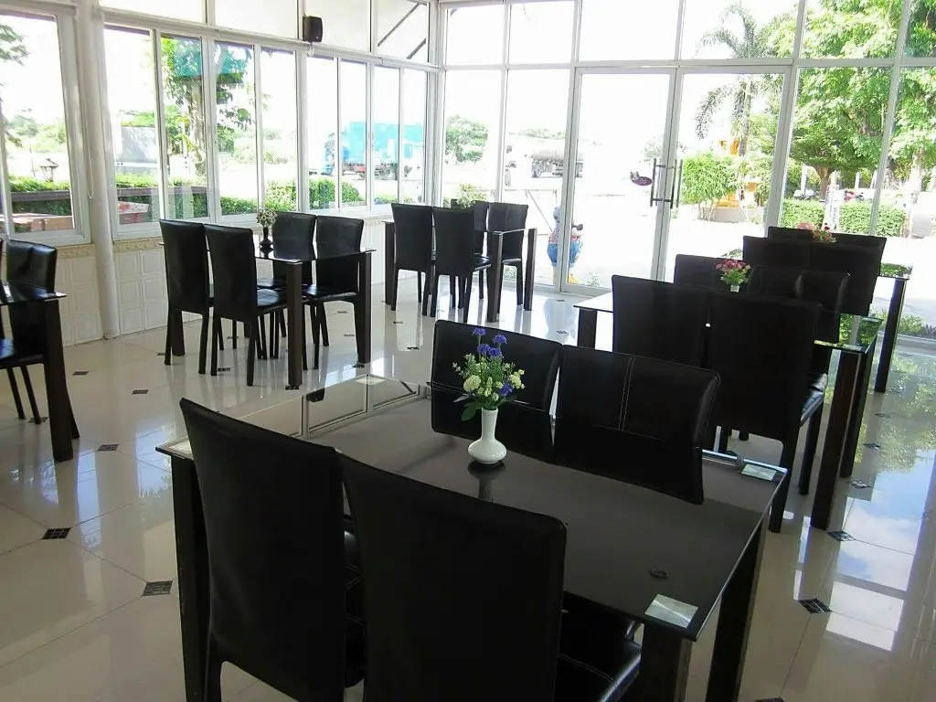 Кхлонг-Янг: Fahproundfon Hotel