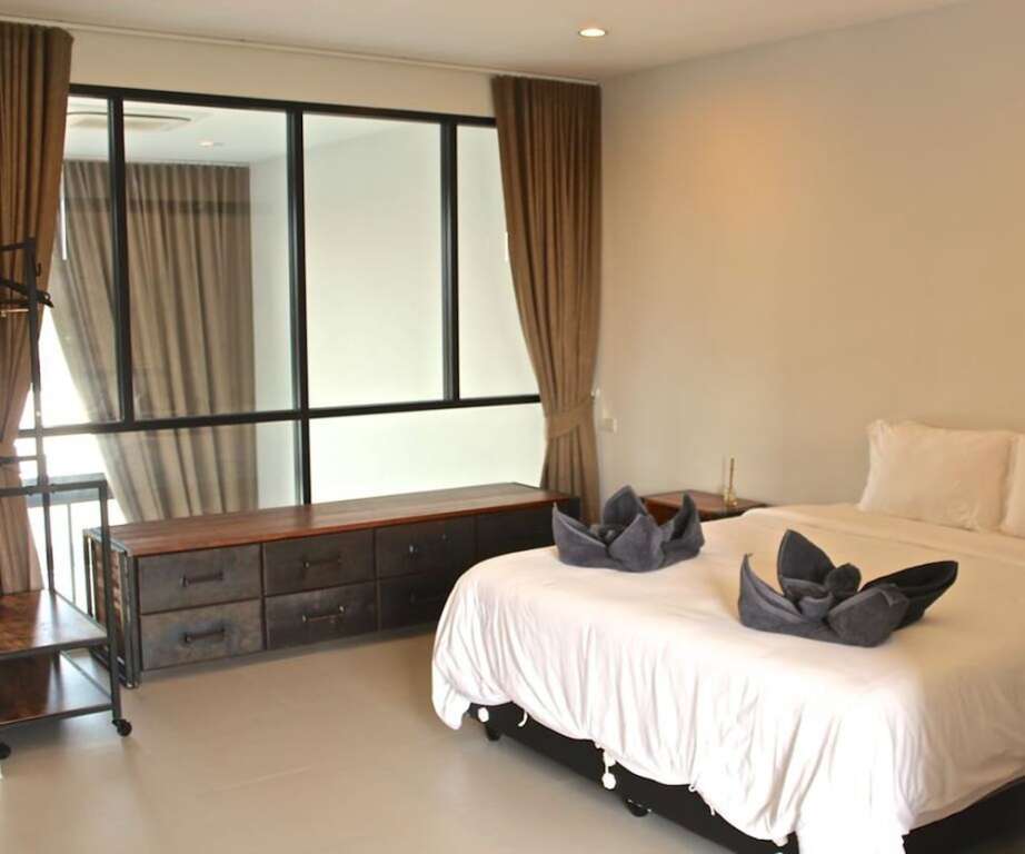 Тхаланг: Little Paris Phuket