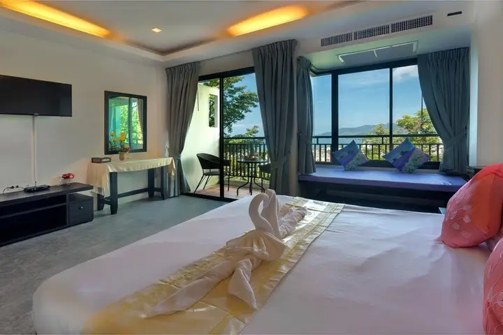 Кату: Sunset View Bay
