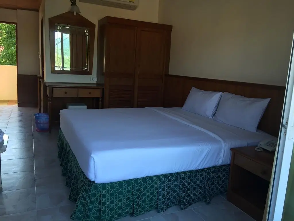 Муанг: Kata Sun Beach Hotel