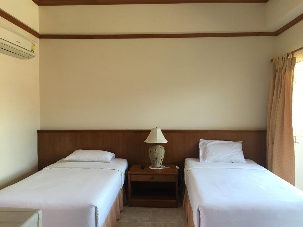 Муанг: Kata Sun Beach Hotel