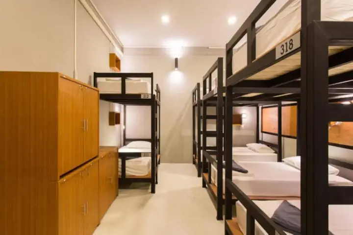 Краби: Holiday Station Hostel