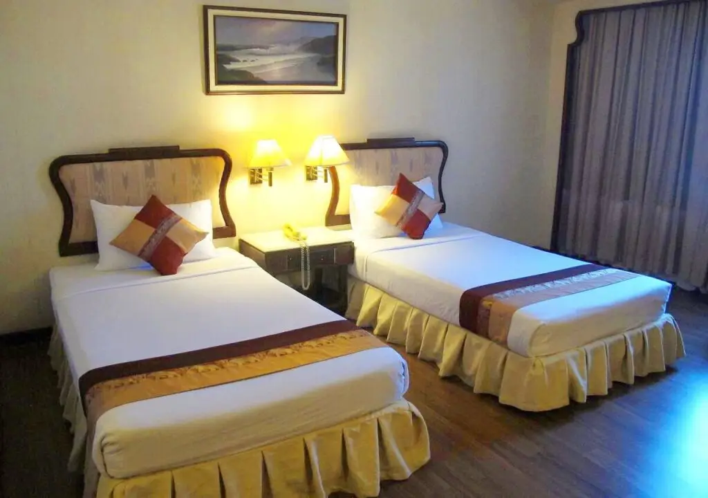 Хатъяй: Lee Gardens Hotel