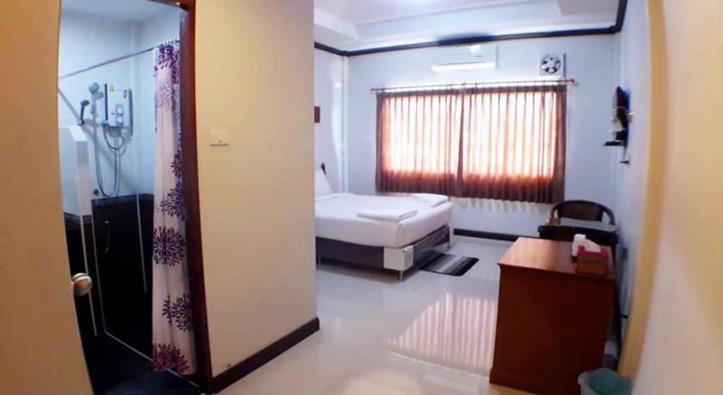 Khum Nakhon Hotel — фото 1